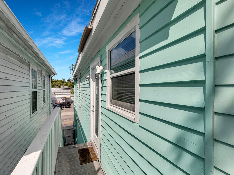 More Photos Of 1110 White St, Key West Restaurant For Sale