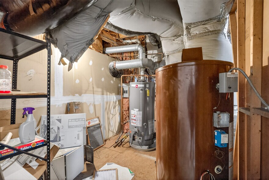 More Photos Of 26 N Main St, Waterbury Storefront Retail Office For Sale