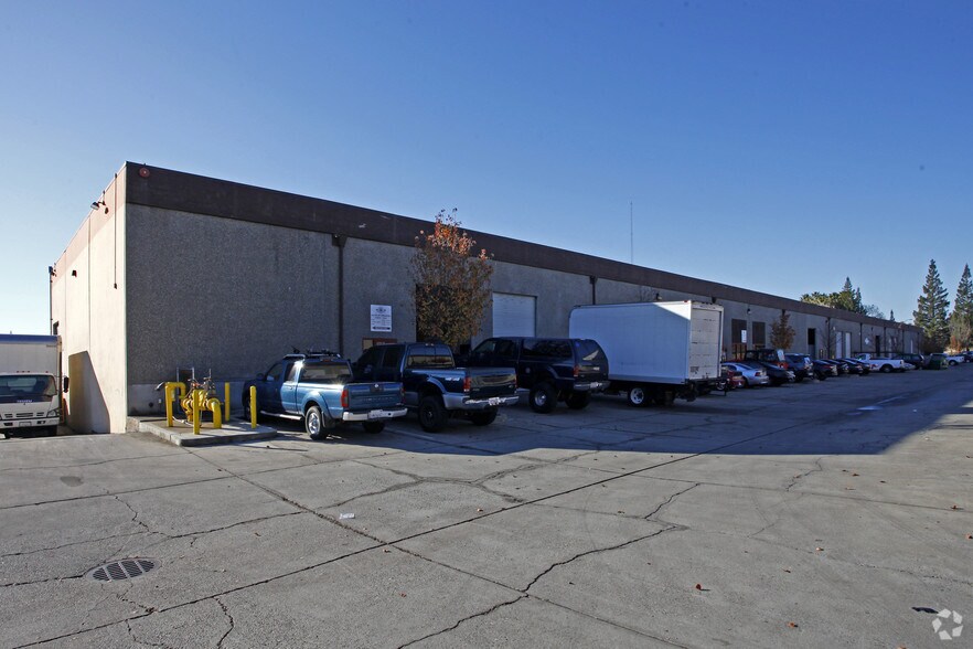 More Photos Of 5304 Roseville Rd, North Highlands Warehouse For Lease
