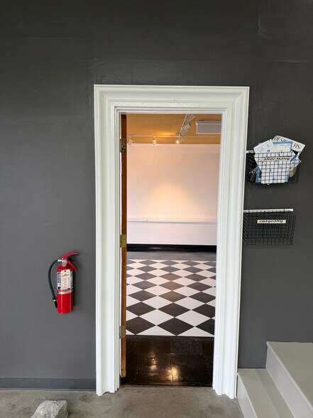 More Photos Of 1415 SE 8th Ave, Portland Warehouse For Lease