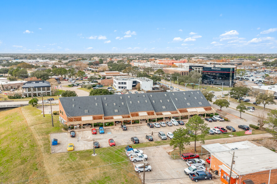 Primary Photo Of 17300 El Camino Real, Houston Office For Lease