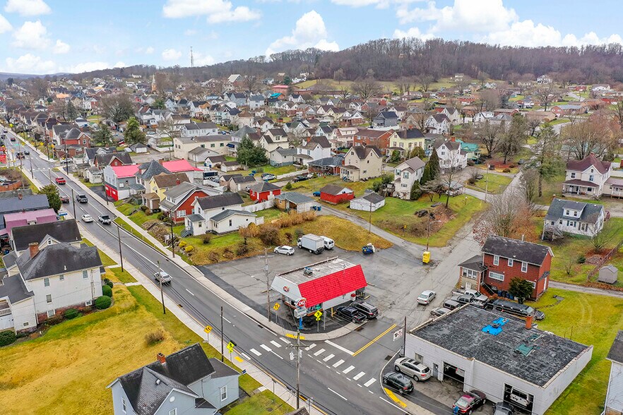 More Photos Of 321 N 4th St, Youngwood Freestanding For Sale