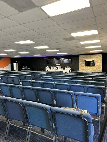 More Photos Of 1050 Us Highway 27, Clermont Unknown For Lease