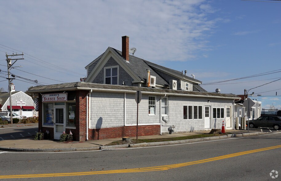 More Photos Of 667-681 Main St, Dennis Port Storefront For Lease
