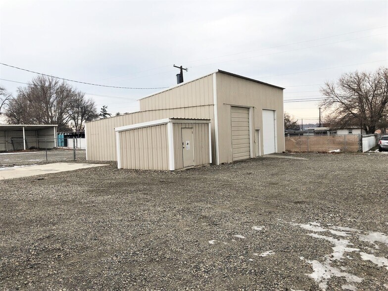 More Photos Of 536 W Deschutes Ave, Kennewick Warehouse For Sale