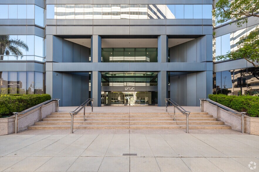 More Photos Of 12100 Wilshire Blvd, Los Angeles Office For Lease