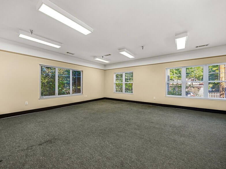 More Photos Of 64 Clingman Ave, Asheville Office For Sale