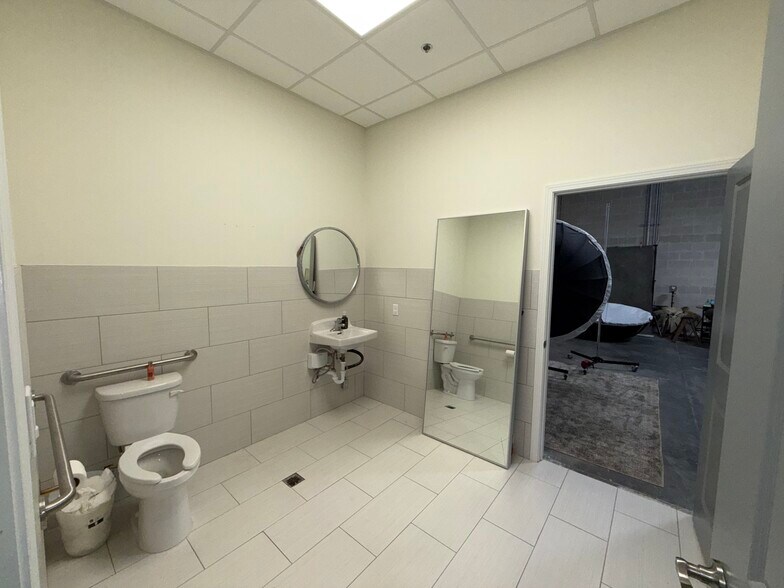 More Photos Of 4213 S Main St, Stafford Unknown For Lease