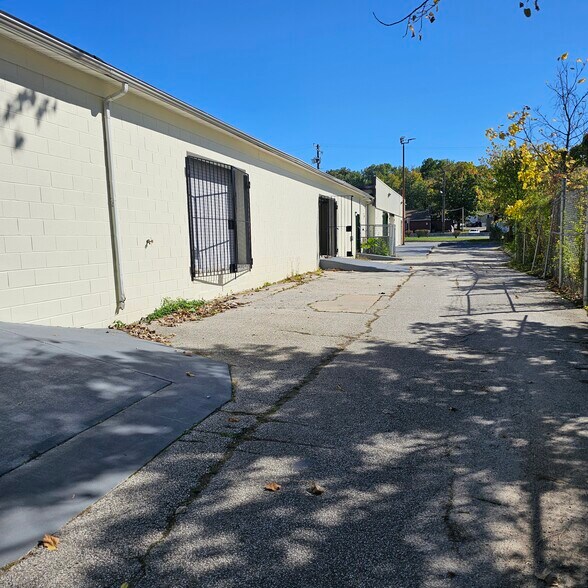 More Photos Of 7930 Pulaski Hwy, Rosedale Warehouse For Lease