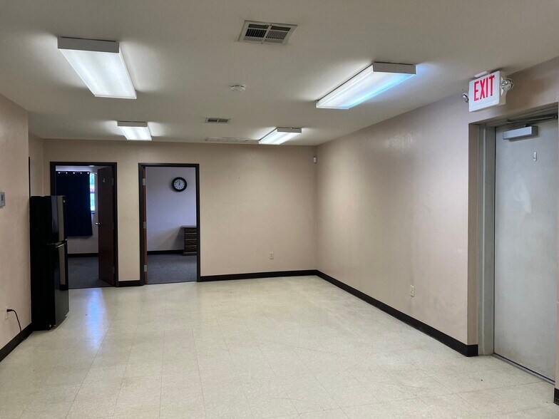 More Photos Of 4691 NE Ok-33 Hwy, Guthrie Warehouse For Lease