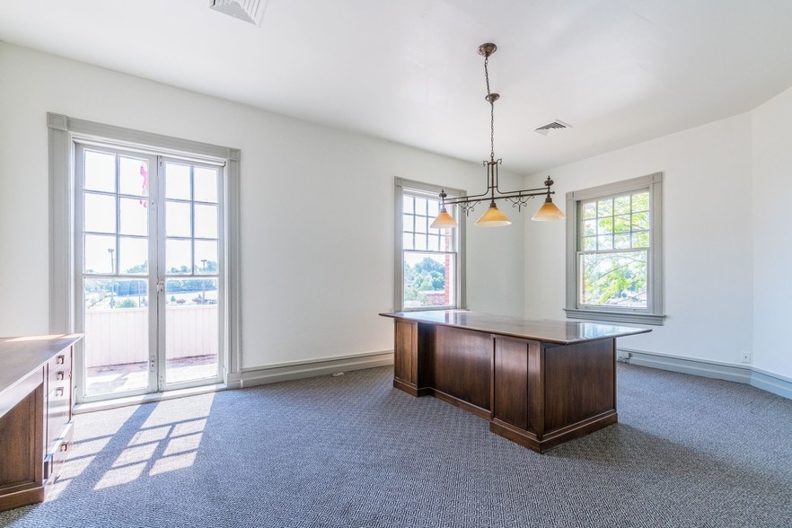 More Photos Of 1923 N Classen Blvd, Oklahoma City Office For Lease