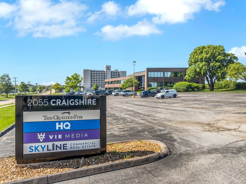 More Photos Of 2055 Craigshire Rd, Saint Louis Office For Lease