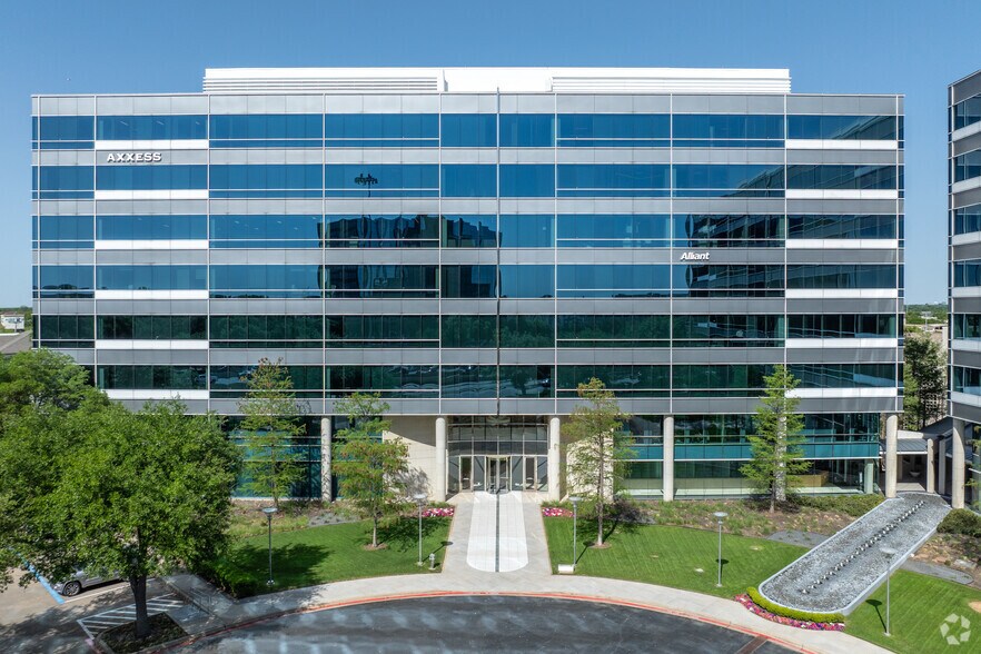 Primary Photo Of 16000 N Dallas Pky, Dallas Office For Lease