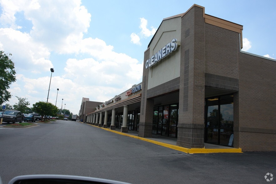 More Photos Of 2327-2369 Memorial Blvd, Murfreesboro Storefront For Sale