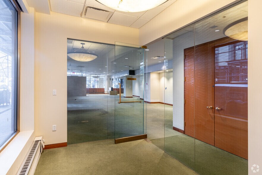 More Photos Of 225 Broadway, New York Office For Lease