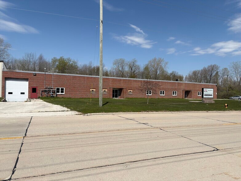 More Photos Of 1912 Columbus St, Two Rivers Manufacturing For Sale