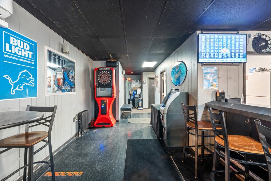 More Photos Of 220 Southfield Rd, Ecorse Storefront Retail Residential For Sale