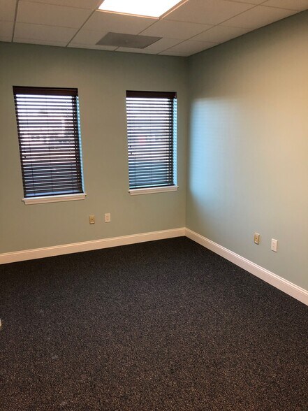 More Photos Of 8761 Virginia Meadows Dr, Manassas Warehouse For Lease