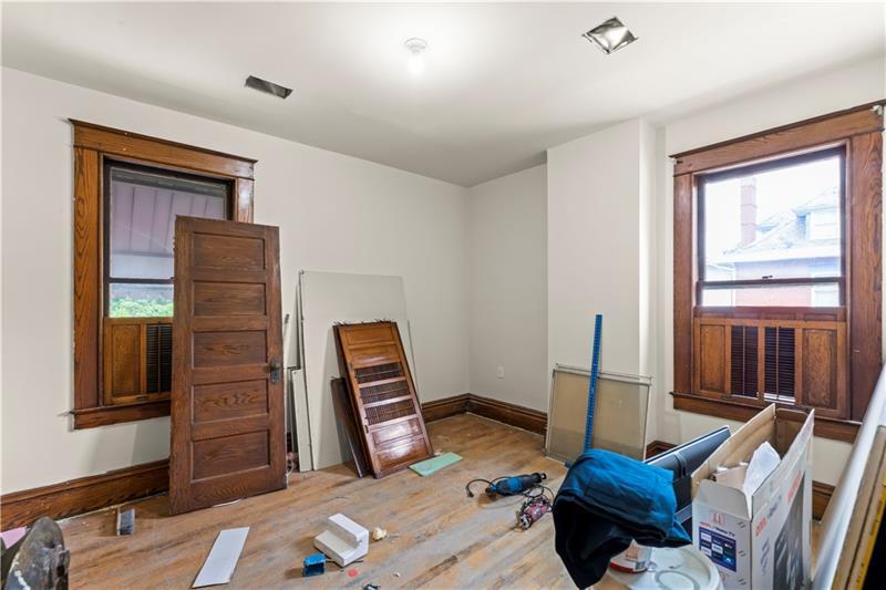 More Photos Of 600 E Maiden St, Washington Office Residential For Sale