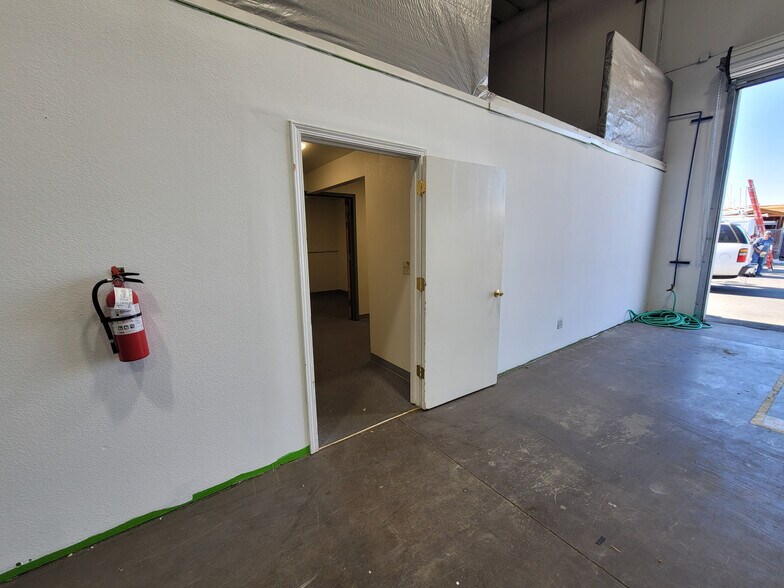 More Photos Of 289 Rickenbacker Cir, Livermore Warehouse For Lease