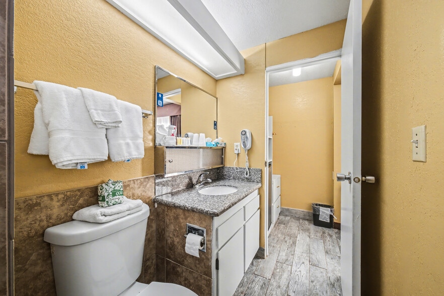 More Photos Of 386 E 300 S, Kanab Hotel For Sale