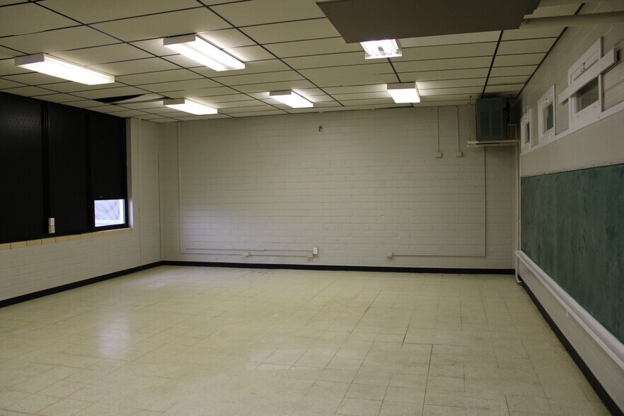 More Photos Of 1900 Pope St, Beaumont Flex For Lease