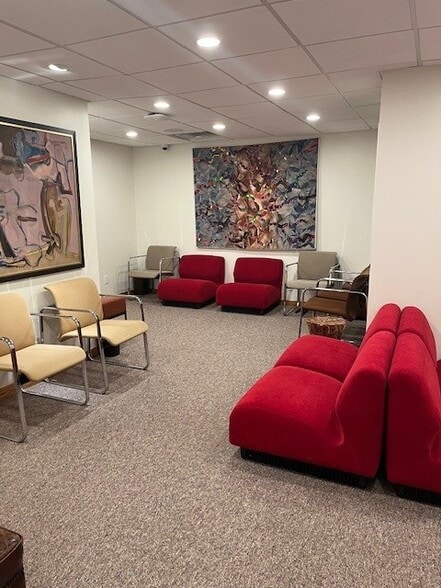 More Photos Of Putnam Offices, Norwalk Medical For Lease