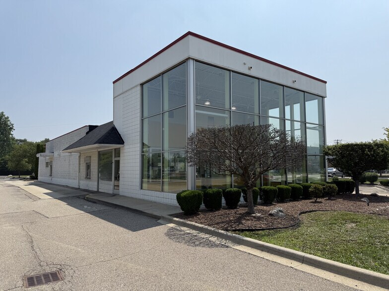 Primary Photo Of 24020 Orchard Lake Rd, Farmington Hills Fast Food For Lease
