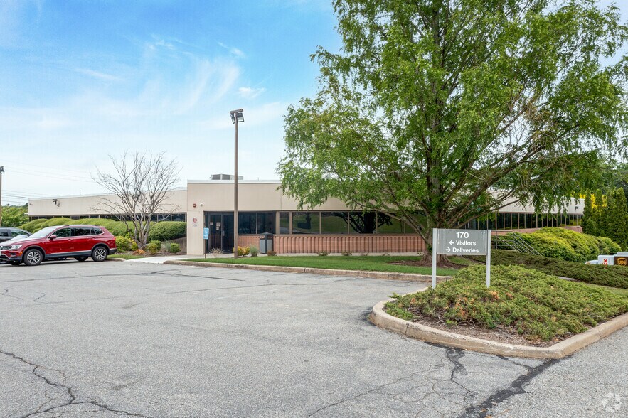 More Photos Of 170 Williams Dr, Ramsey Office For Lease