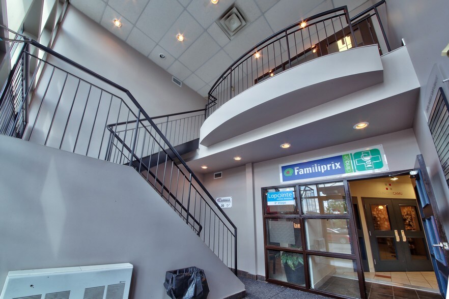 More Photos Of 1144 Rue Saint-Laurent O, Longueuil Medical For Sale