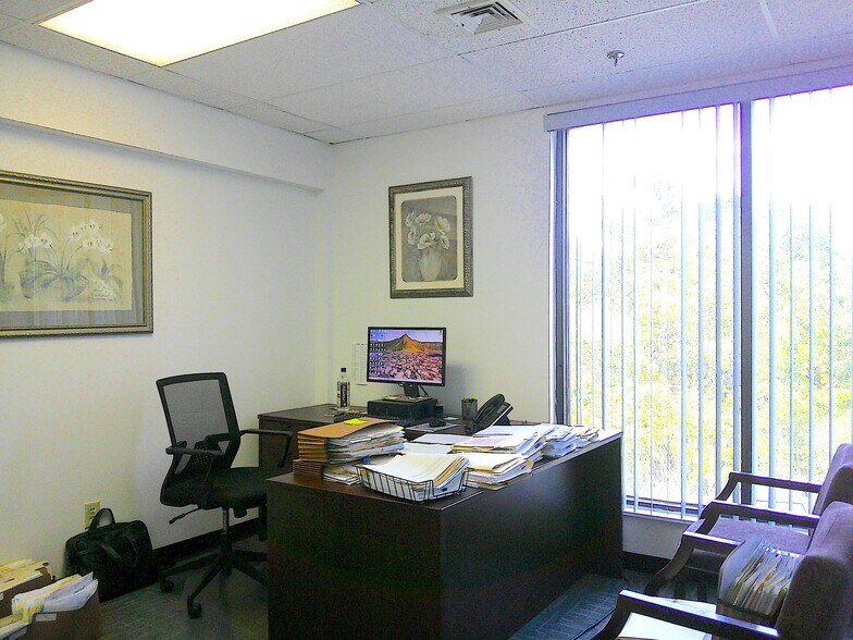 More Photos Of 17 Farmington Ave, Plainville Unknown For Lease