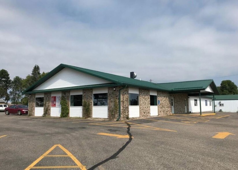 More Photos Of 201 E Nokomis St, Osakis Bar For Sale