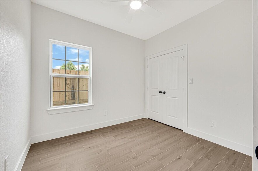 More Photos Of 430 Rhode Island st, Houston Apartments For Sale