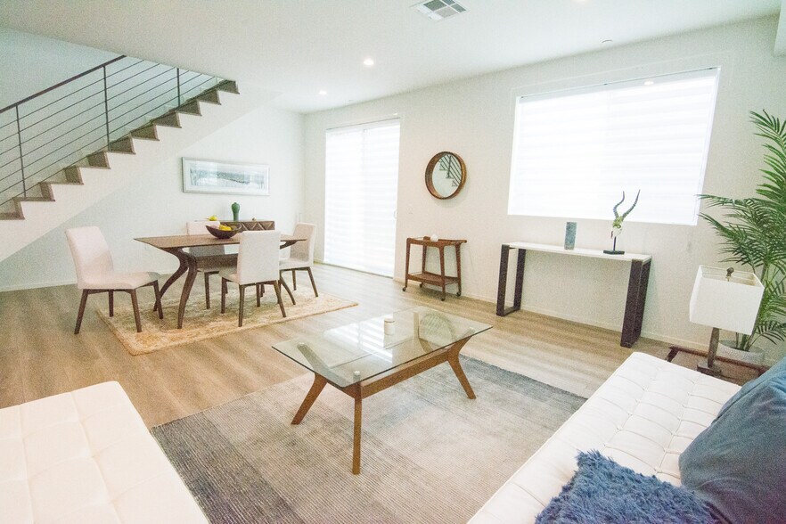 More Photos Of 2006 S Corning St, Los Angeles Apartments For Sale