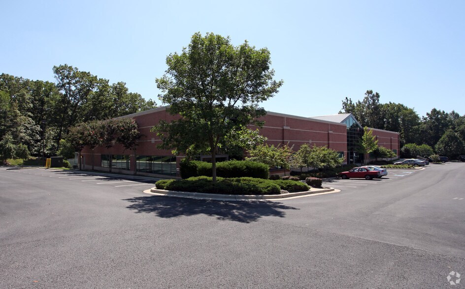 More Photos Of 620 Professional Dr, Gaithersburg Research And Development For Lease