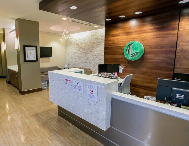 More Photos Of 7004 Bee Caves Rd, Austin Office For Lease