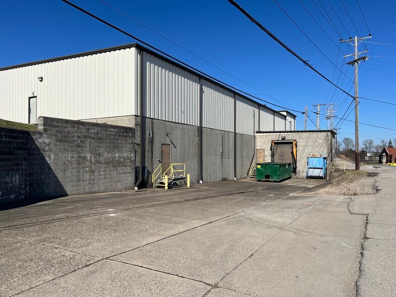 More Photos Of 3 Fergueson Dr, Parkersburg Warehouse For Lease
