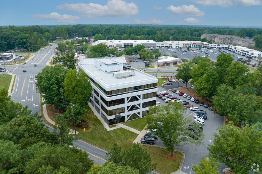 More Photos Of 3300 Battleground Ave, Greensboro Office For Lease