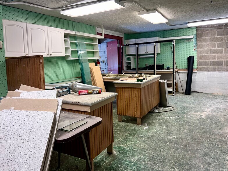 More Photos Of 547 Lincoln Ave, Bellevue Apartments For Lease