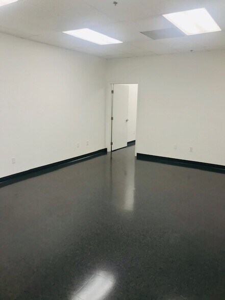 More Photos Of 3399 NW 72nd Ave, Miami Unknown For Lease