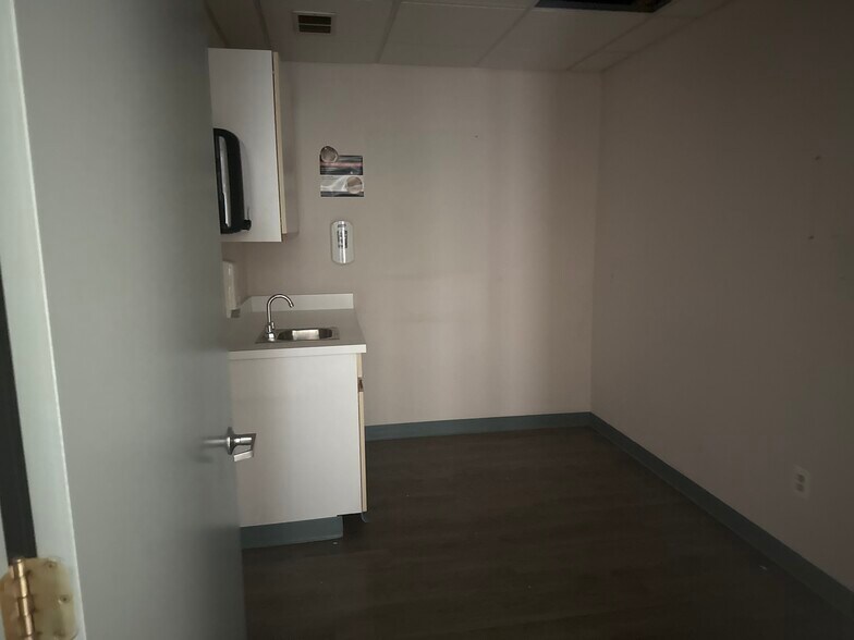 More Photos Of 5045 Route 130 S, Delran Coworking Space