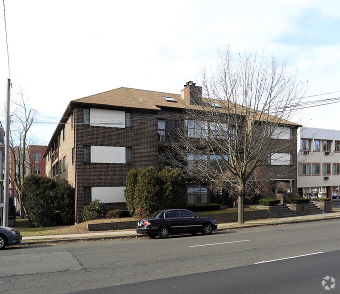 More Photos Of 1500-1516 Bedford St, Stamford Office For Sale