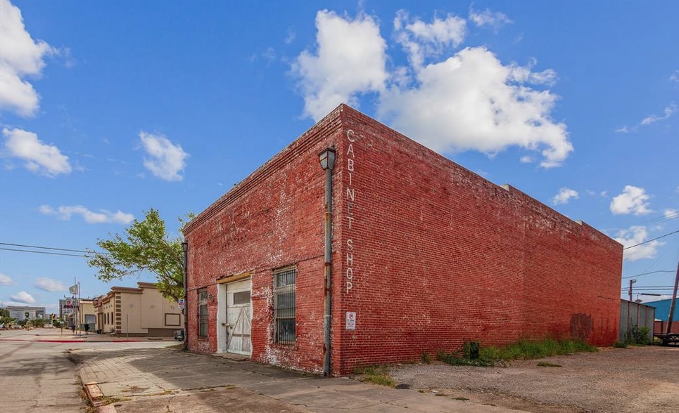 More Photos Of 1901 Strand St, Galveston Flex For Sale