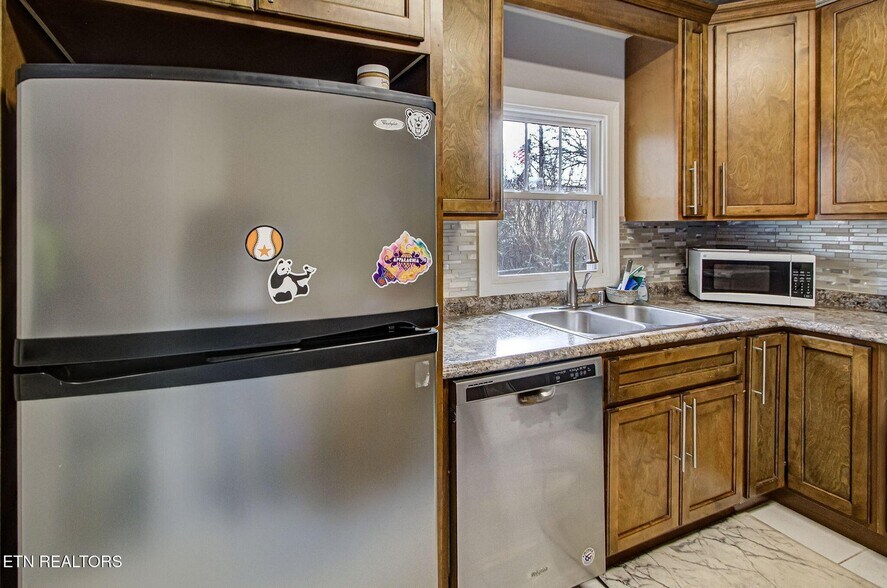 More Photos Of 2502 Harvey St, Knoxville Multifamily For Sale