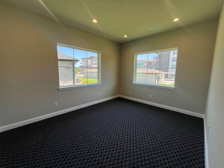 More Photos Of 6000 Alma Rd, McKinney Office For Lease