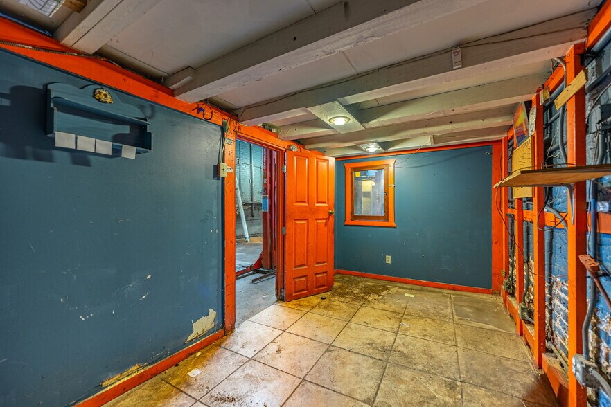 More Photos Of 3754 W North Ave, Chicago Auto Salvage Facility For Sale