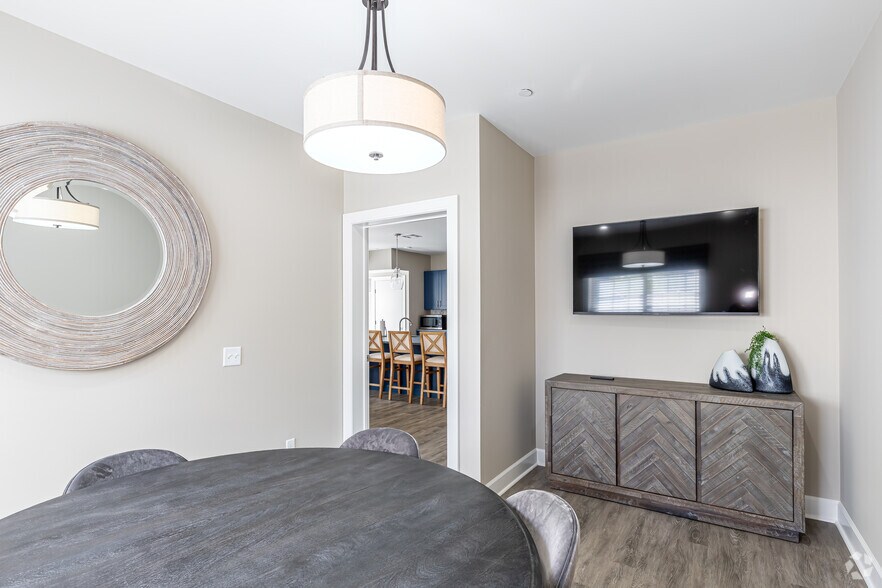 More Photos Of 800 Federal Rd, Brookfield Apartments For Lease