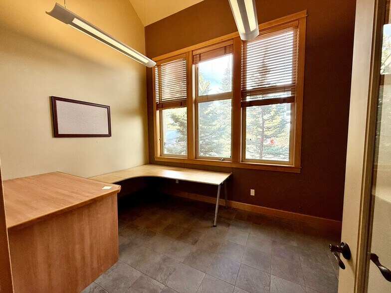 More Photos Of 593 NW York Dr, Bend Office For Lease