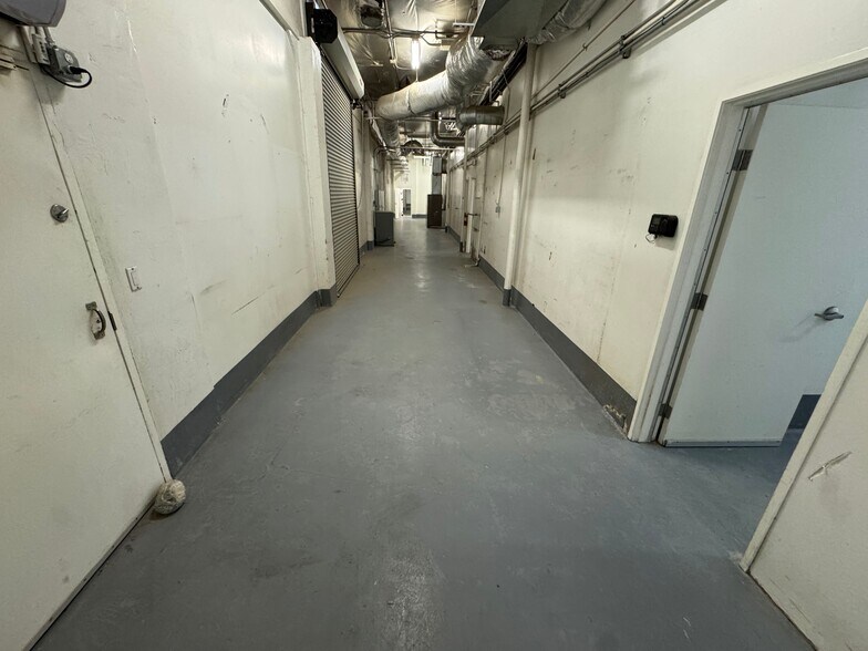 More Photos Of 3535 N Anza Rd, Palm Springs Warehouse For Lease