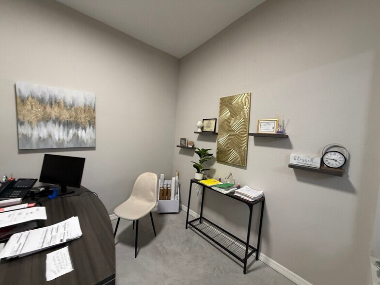 More Photos Of 8 W Darlington Ave, Kissimmee Office Residential For Sale